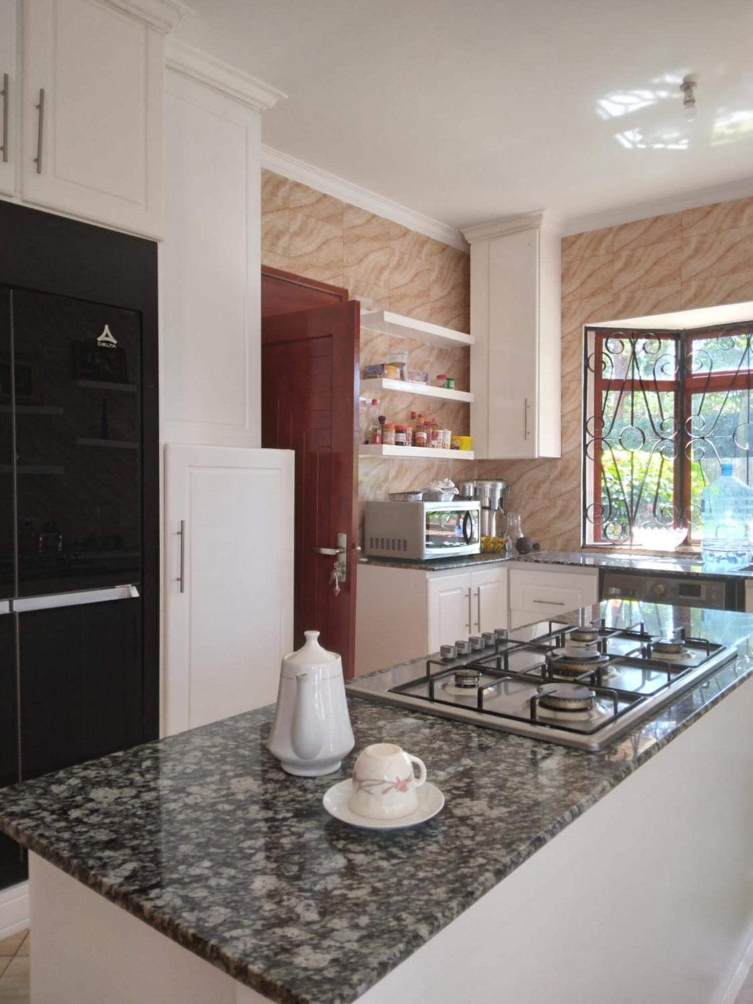 Sprunger Avenue - Tulia Homes Моши Экстерьер фото